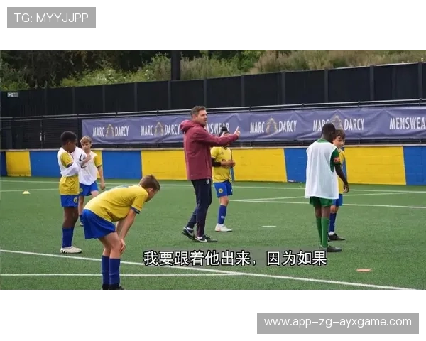 C罗在青训课堂上亲授摆脱防守技巧,孩子们激动