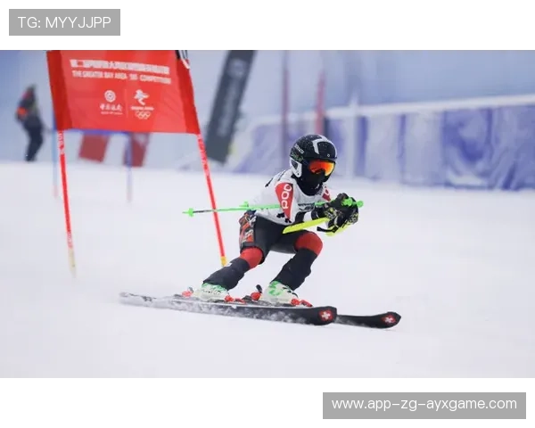 单板滑雪项目挑战高难度组合动作,教练组给予积极评价